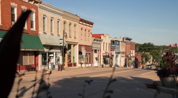 This Charming Small Town In Wisconsin Was Once Known As The Pottery Capital Of The United States