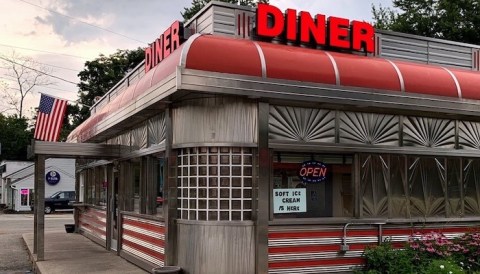 A Horror Movie-Themed Restaurant With Scary Good Food, The Blairstown Diner In New Jersey Is a Must-Visit