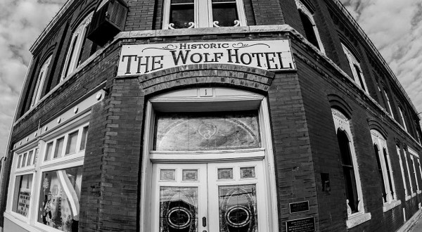 The Historic Wolf Hotel In Kansas Is Notoriously Haunted And We Dare You To Spend The Night