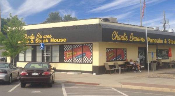 The Chicken-Fried Steak From Charlie Brown’s In Indiana Has A Cult Following, And There’s A Reason Why