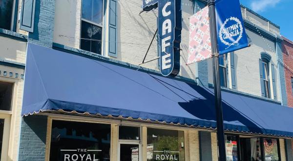 This Hidden Gem Spot In Georgia, The Royal Cafe, Has Out-Of-This-World Food