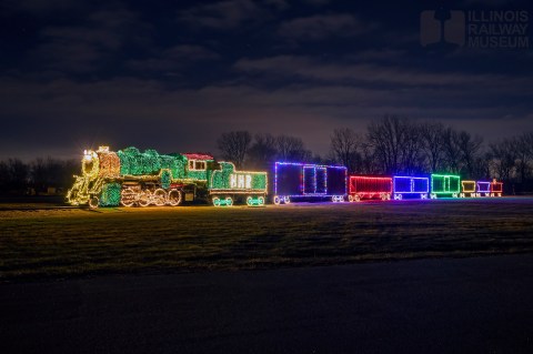 Ride A Christmas Train, Then Stay At A Decked-For-Christmas Hotel For A Holly Jolly Illinois Adventure