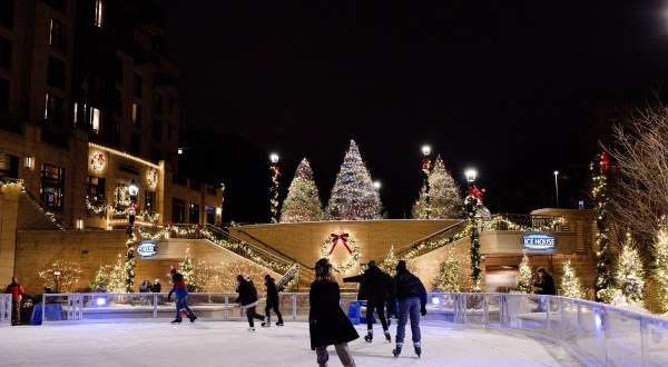 The Rooftop Holiday Ice Skating Rink In Wisconsin Is Positively Enchanting
