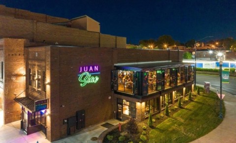 The One Unique Restaurant In Tennessee Where You Can Eat Both Mexican and Asian Food