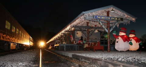 Ride A Christmas Train, Then Stay In A Christmas Decorated Inn For A Holly Jolly Tennessee Adventure