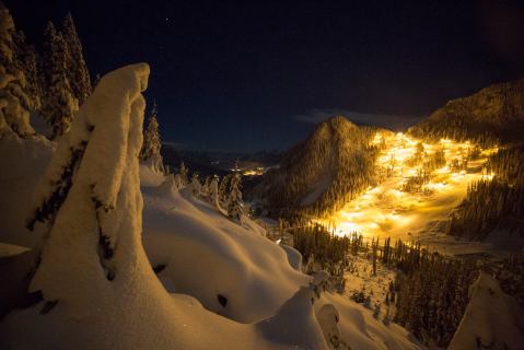 Try The Ultimate Nighttime Adventure With Night Skiing At Snoqualmie Summit In Washington