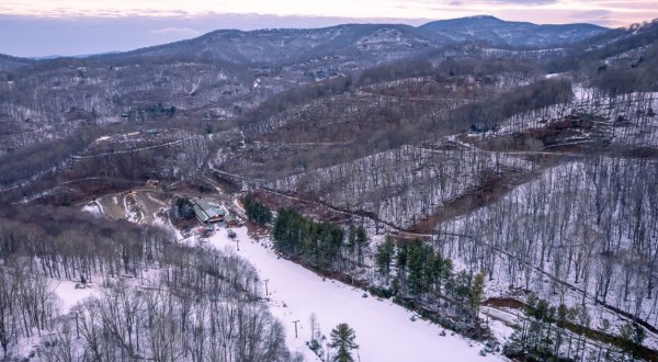 A Winter Getaway To One Of North Carolina’s Snowiest Towns Is Nothing Short Of Magical