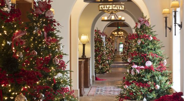 Enjoy Christmas Festivities, Then Stay In A Christmas-Themed Resort For A Holly Jolly Georgia Adventure