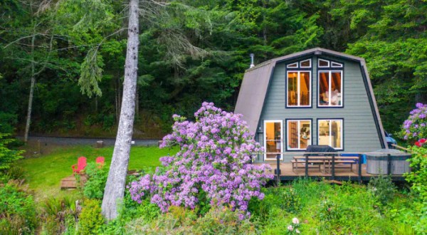 The Whole Family Will Love A Visit To This Adorable Mountainside Cabin In Oregon