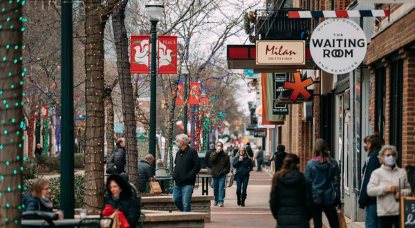This Michigan Christmas Town Is Straight Out Of A Norman Rockwell Painting
