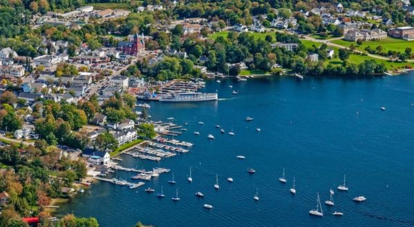 This Enchanting Town In New Hampshire Is Unlike Any Other In The World