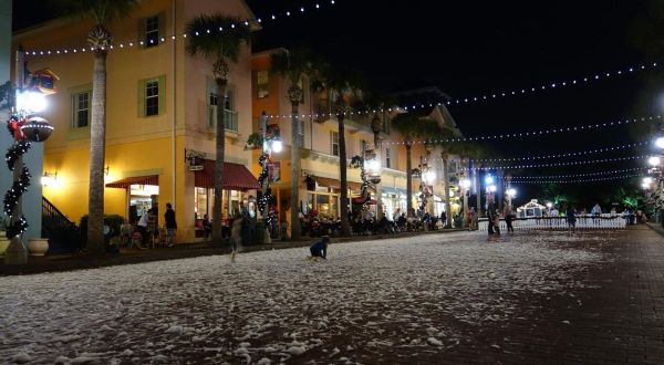 A Winter Getaway To Florida’s Snowiest Town Is Nothing Short Of Magical