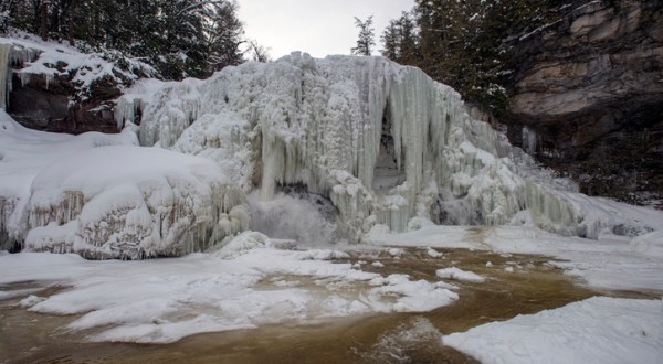 The One Staggering Ice Castle In West Virginia You Need To See To Believe