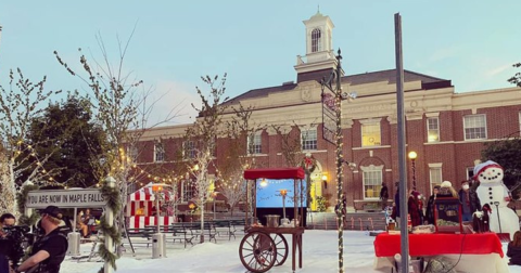 Several Sites In Connecticut Are Filming Locations In A New Netflix Christmas Movie