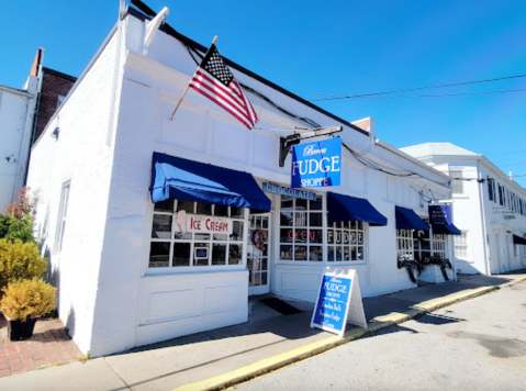 This Country Store In Kentucky Sells The Most Amazing Homemade Fudge You'll Ever Try