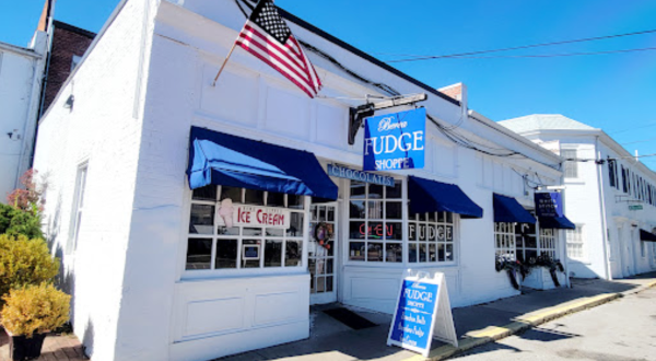 This Country Store In Kentucky Sells The Most Amazing Homemade Fudge You’ll Ever Try