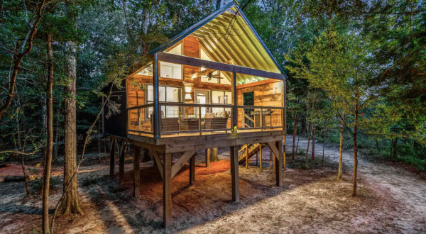 There’s A Treehouse Airbnb In Mississippi Where You Can Truly Sleep Beneath The Stars