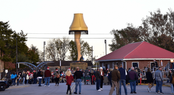 This Oklahoma Town Celebrates ‘A Christmas Story’ With A 50 Foot-Tall Leg Lamp Statue