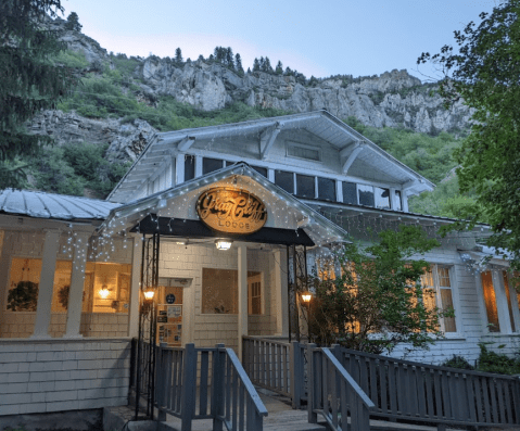 The Scenic Drive To Gray Cliff Lodge In Utah Is Almost As Fantastic As The Food