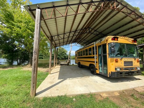 This Alabama School Bus Is A Hotel Room On Wheels And You Have To Check It Out