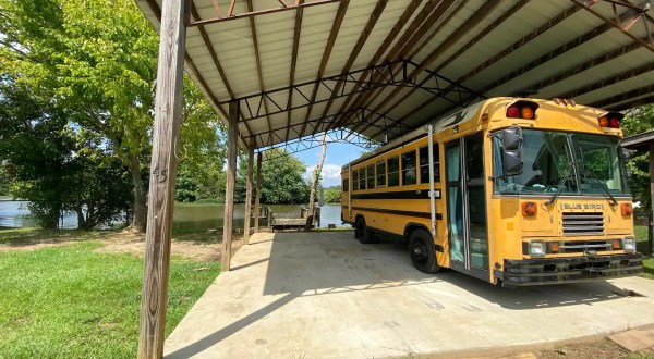 This Alabama School Bus Is A Hotel Room On Wheels And You Have To Check It Out