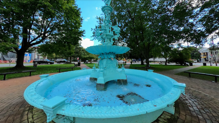 While exploring the area, don't forget to also stop by Fountain Park. This teeny green space is home to one of the most stunning fountains in the state of Maryland.