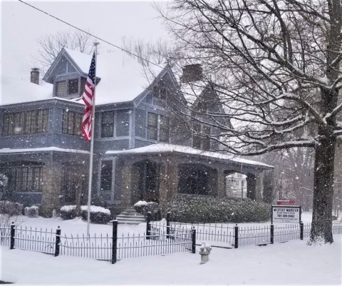 Break Your Way Out Of A Christmas Themed Escape Room At Mystery Mansion Events In Arkansas