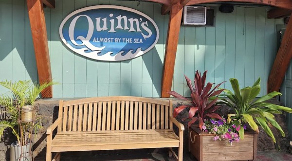 The Hidden Gem Seafood Spot In Hawaii, Quinn’s, Has Out-Of-This-World Food