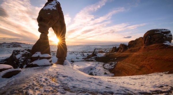 Seeing The Iconic Delicate Arch Covered In Snow Proves That Winter In Utah Is Magical