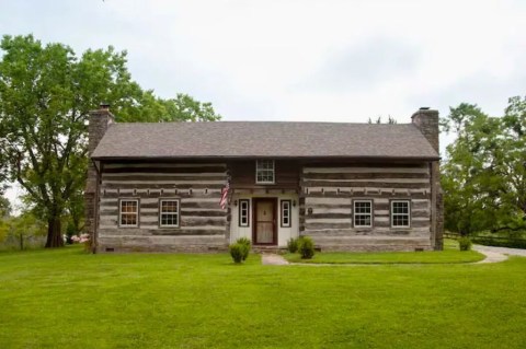There's A Pioneer Themed Vrbo In Kentucky And It's Just Like Spending The Night In The 1700s