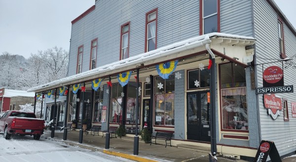 This Old-Time General Store Is Home To The Best Bakery In Wisconsin