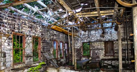 10 Abandoned Places In Iowa That Nature Is Reclaiming