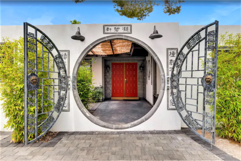 There's A Garden-Themed Vrbo In Nevada And It's Just Like Spending The Night In Ancient China