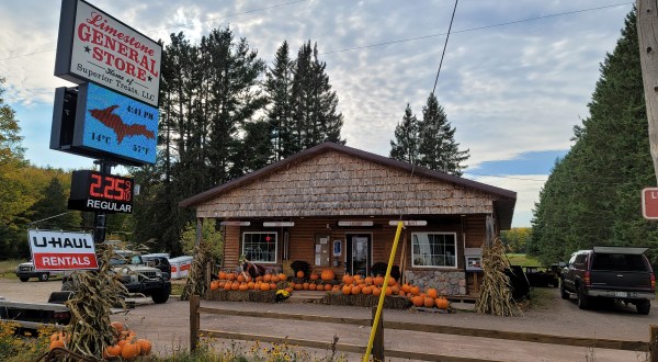 This Old-Time General Store Is Home To A Tasty Bakery In Michigan
