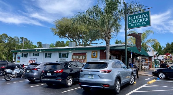 Few People Know One Of The Tastiest Restaurants In America Is Hiding In Small-Town Florida