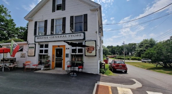 This Old-Time General Store Is Home To One Of The Best Bakeries In Maine