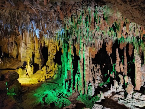 There's A Cave In Florida That Looks Just Like Carlsbad Caverns, But Hardly Anyone Knows It Exists