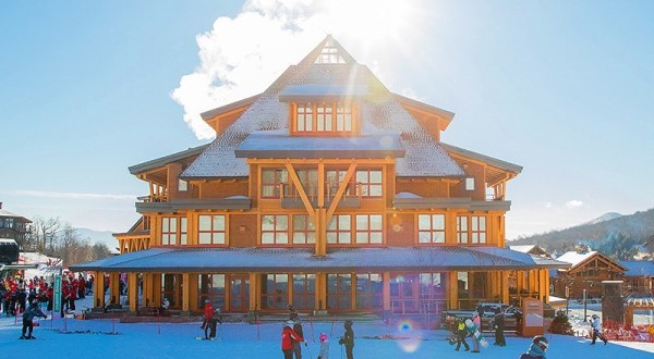 The Vermont Resort Where You Can Go Skiing, Ice Skating, And More This Winter