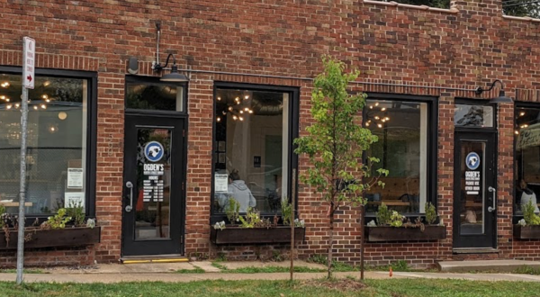 This Tiny Restaurant In Wisconsin Always Has A Line Out The Door, And There’s A Reason Why