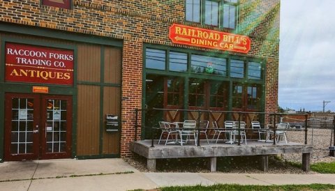 There’s A Restaurant In This Stable Built In 1920 In Iowa And You’ll Want To Visit