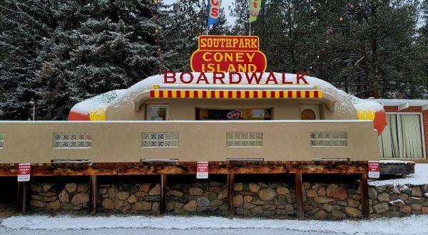 There’s A Hot Dog Stand In Colorado That Looks Just Like Coney Island, But Hardly Anyone Knows It Exists