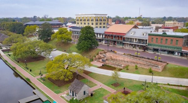 This Friendly Town In Louisiana Is The Perfect Day Trip Destination