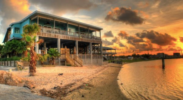 Dine While Overlooking The Beach At Steve’s Marina Restaurant In Mississippi