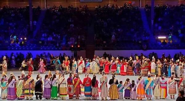 The World’s Largest Meskwaki Powwow Festival Happens Right Here In Iowa