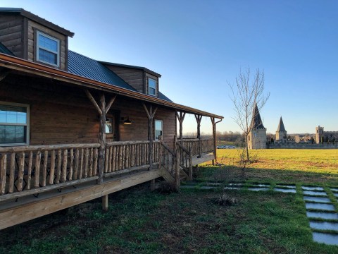 This Cozy Cabin On The Grounds Of The Kentucky Castle Is A Bucket-List Experience For Commoners