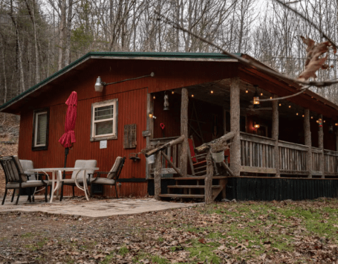 Stay In This Cozy Little Mountain Cabin In Tennessee For Less Than $250 Per Night