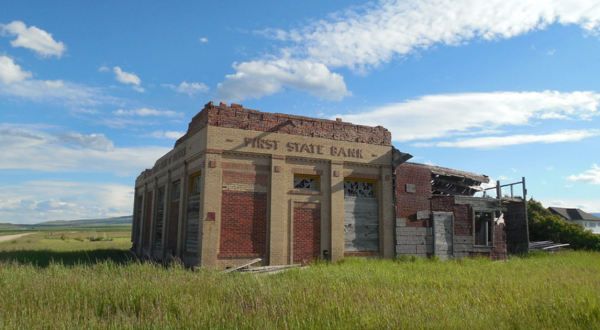 8 Abandoned Places In Montana That Nature Is Reclaiming