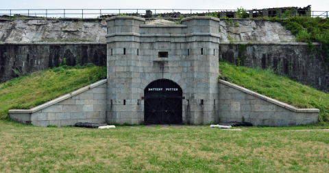 The Remnants Of This Abandoned Fort In New Jersey Are Hauntingly Beautiful