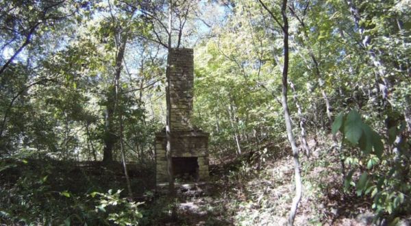 The Creepiest Hike In Missouri Takes You Through The Ruins Of An Abandoned Town