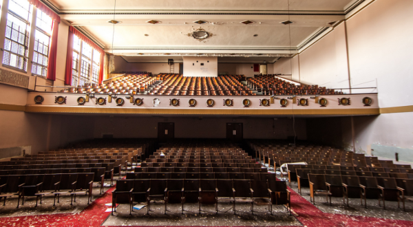10 Staggering Photos Of An Abandoned High School That Once Stood In Detroit